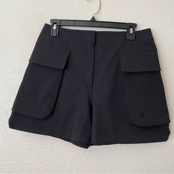 Lululemon Relaxed Fit SHR Cargo Short